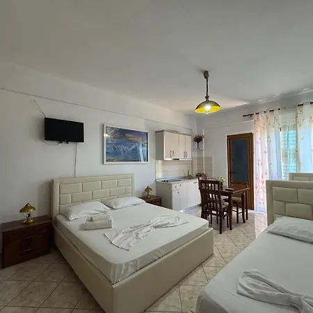 公寓 Hergi Sarandë